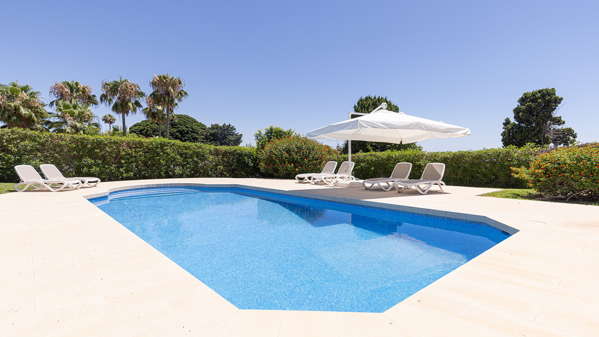 Huis te koop in Manilva | 4 slaapkamers H5436409