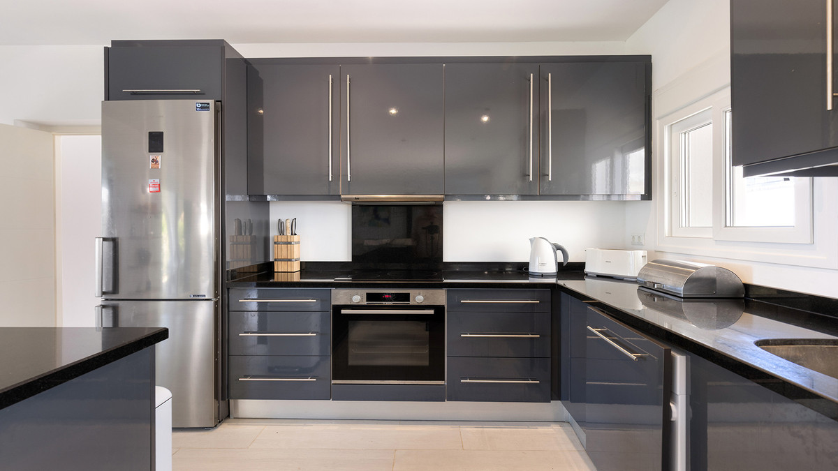 Huis te koop in Manilva | 4 slaapkamers H5436409