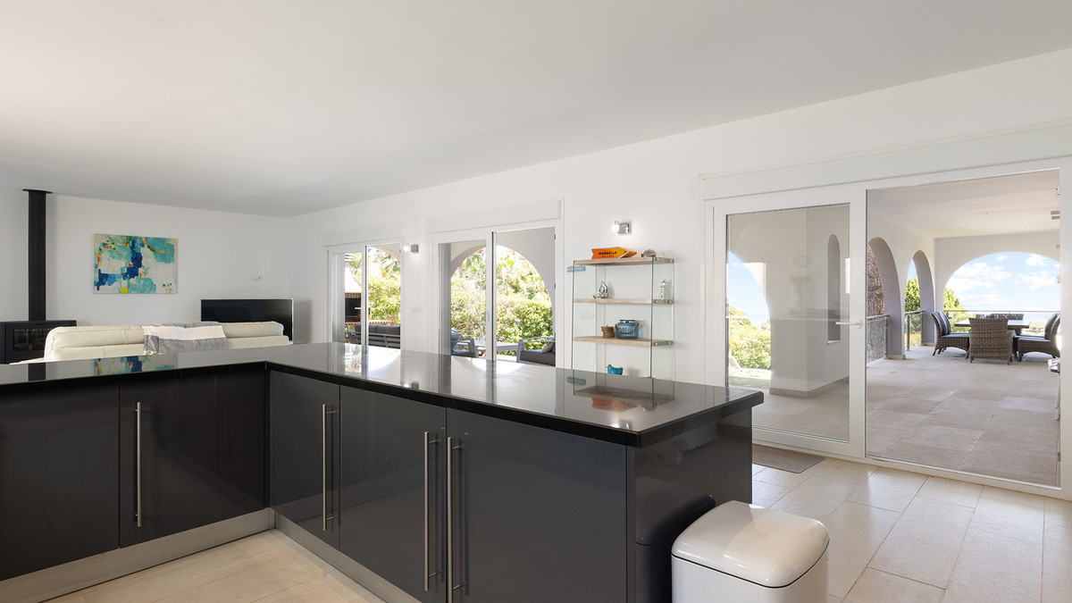 Huis te koop in Manilva | 4 slaapkamers H5436409