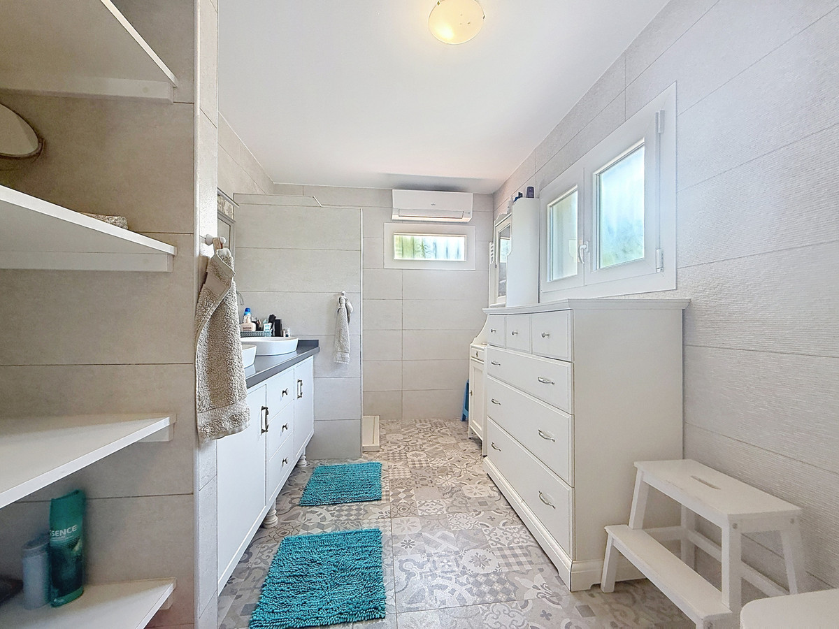 Huis te koop in Manilva | 3 slaapkamers H5440141