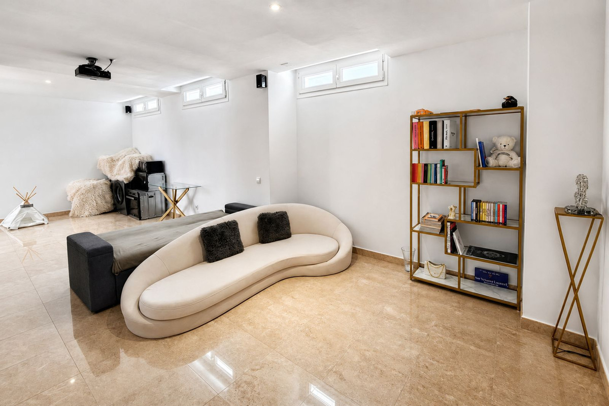 Property main view 60