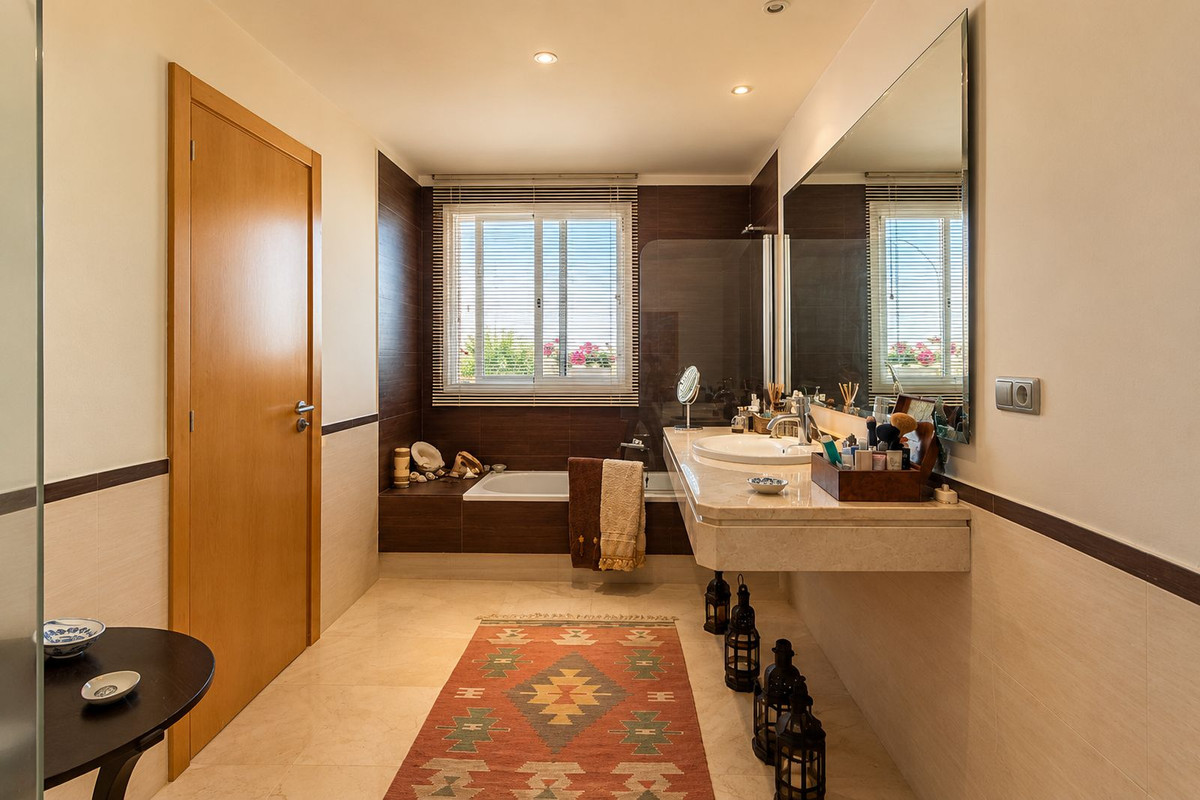 Huis te koop in Manilva | 4 slaapkamers H5461819