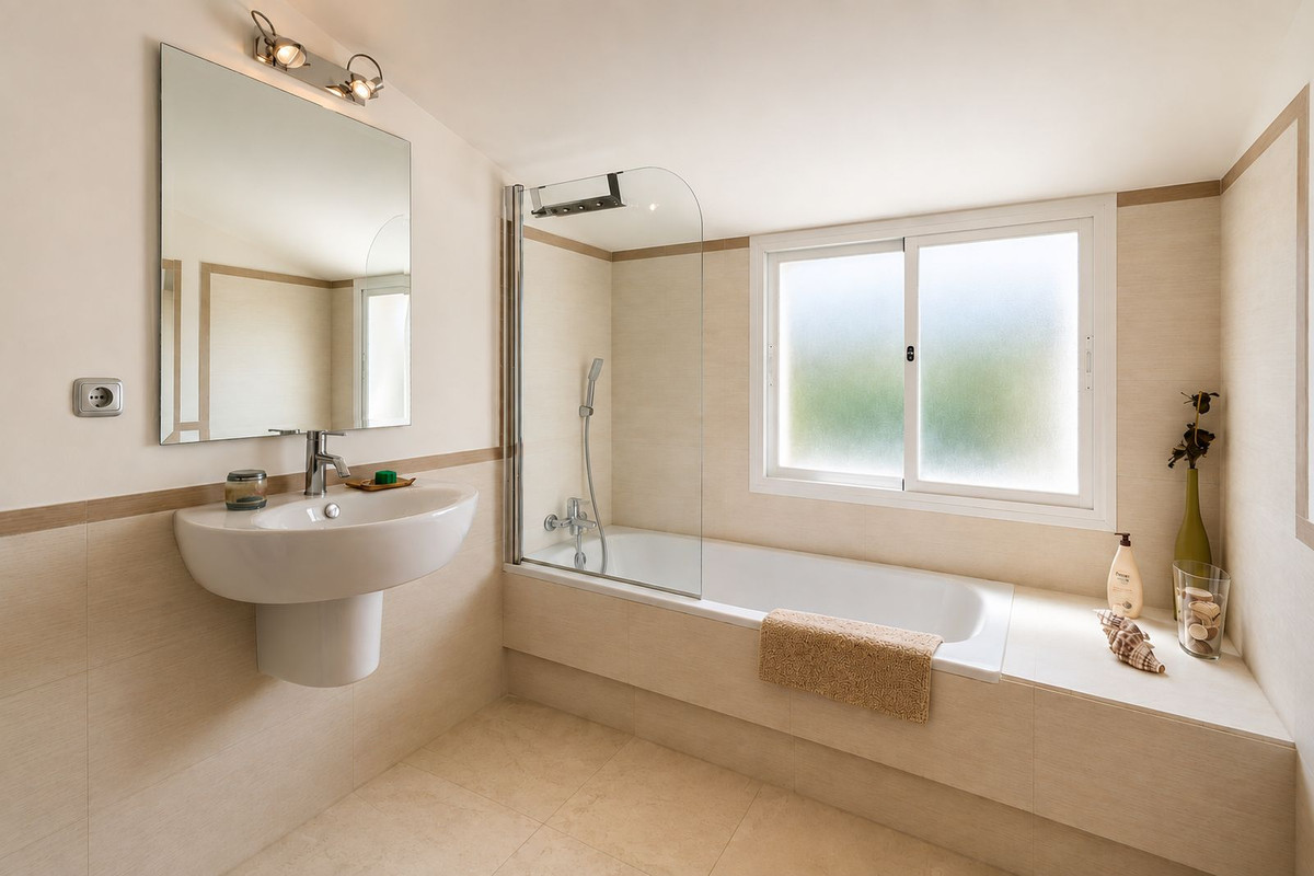 Huis te koop in Manilva | 4 slaapkamers H5461819