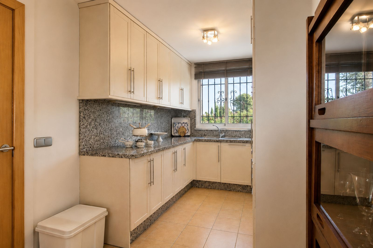 Huis te koop in Manilva | 4 slaapkamers H5461819