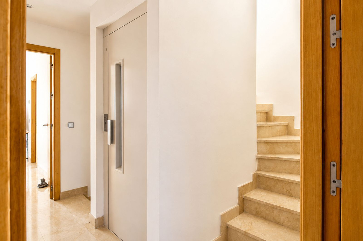 Huis te koop in Manilva | 4 slaapkamers H5461819