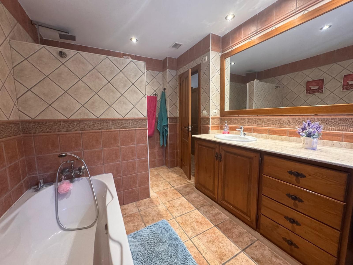 Huis te koop in Manilva | 5 slaapkamers H5462749