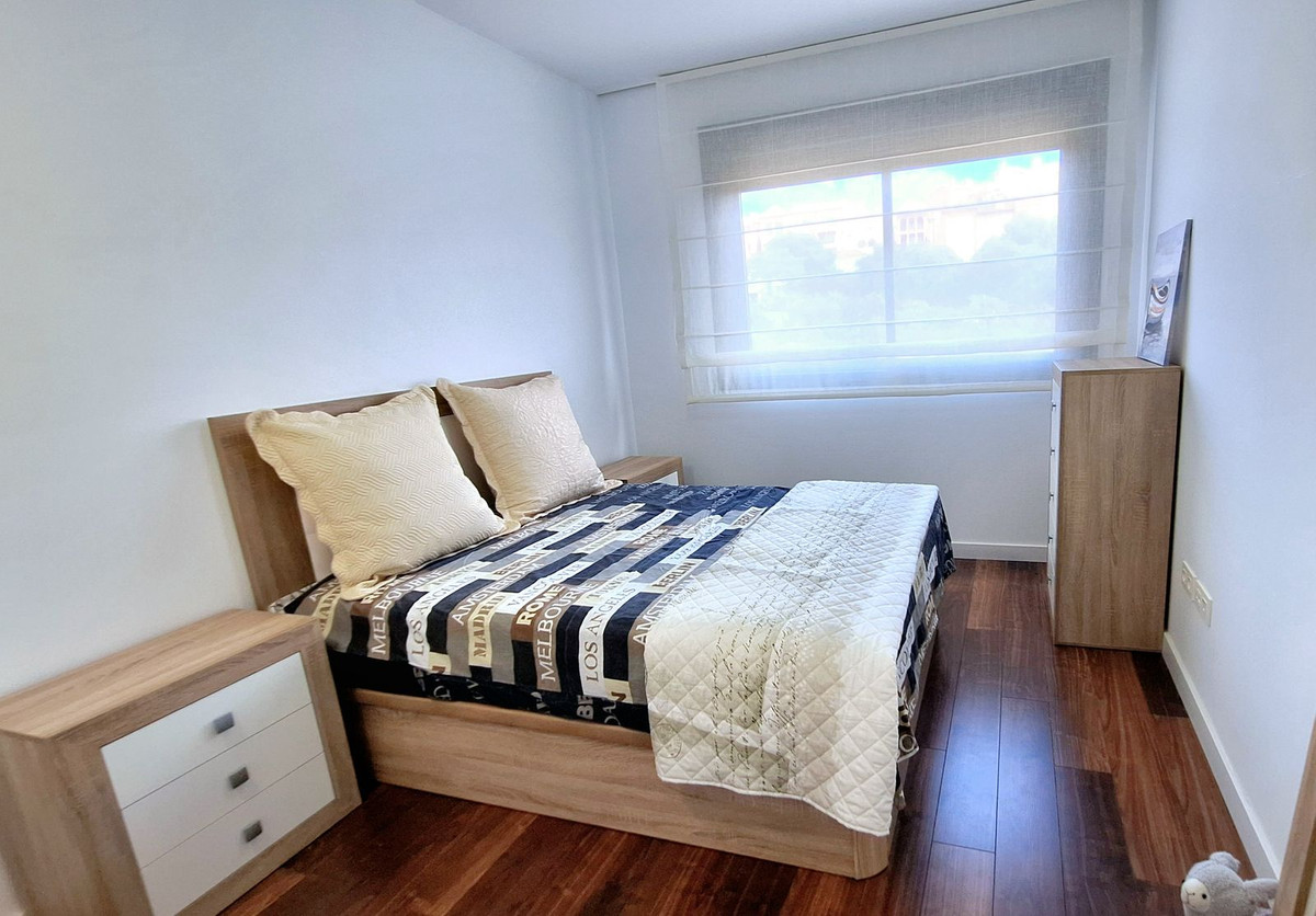 Huis te koop in Manilva | 4 slaapkamers H5470198