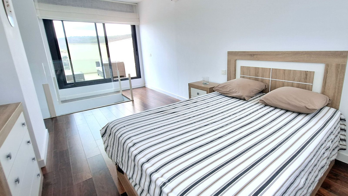 Huis te koop in Manilva | 4 slaapkamers H5470198