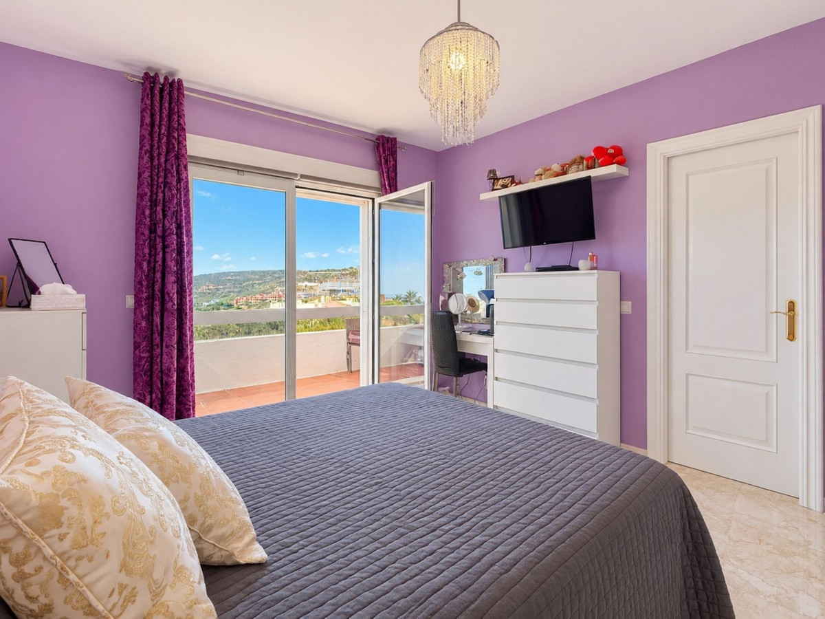 Huis te koop in Manilva | 4 slaapkamers H5516935