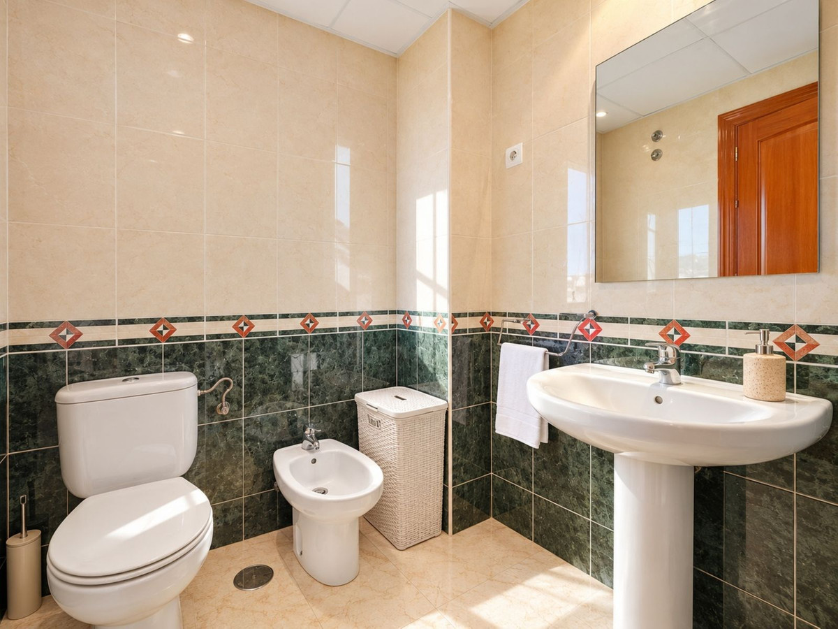 Huis te koop in Manilva | 4 slaapkamers H5516935