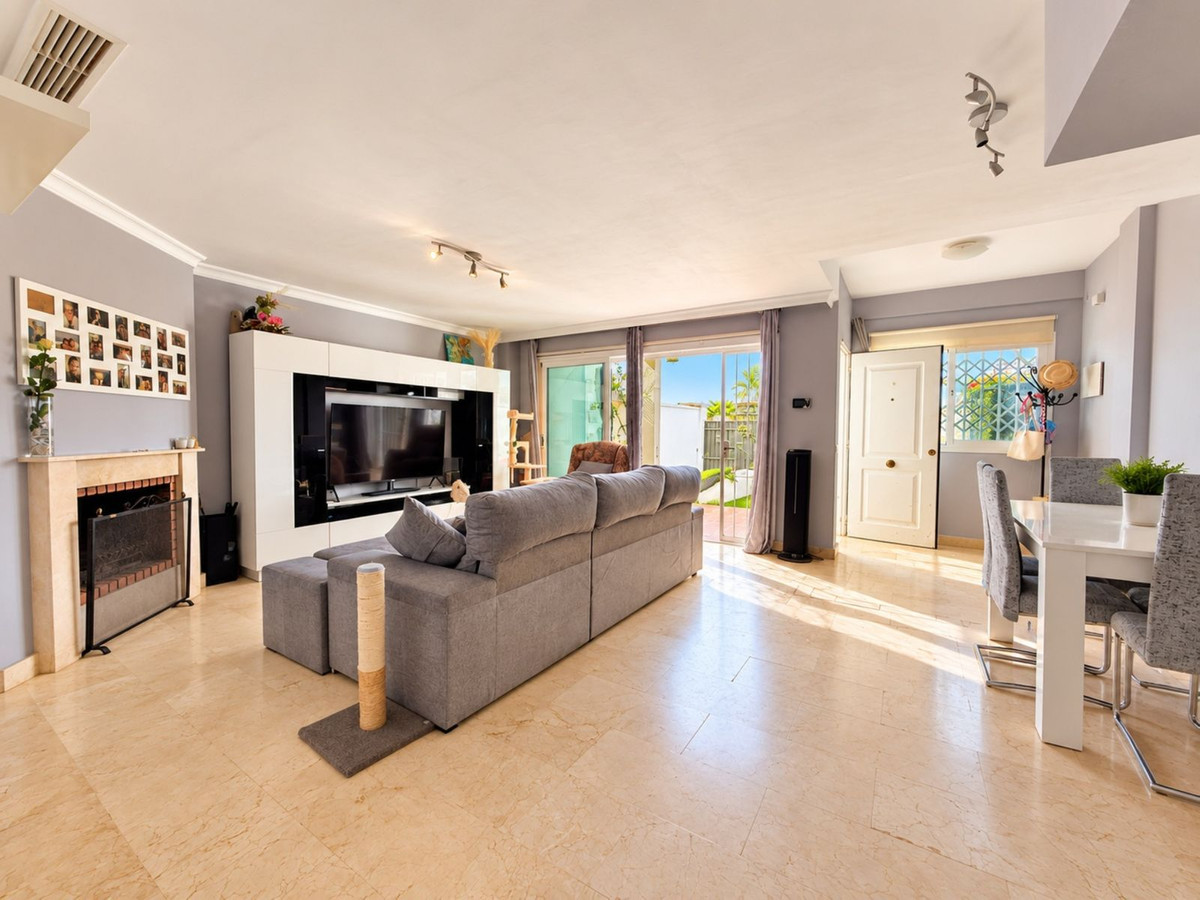 Huis te koop in Manilva | 4 slaapkamers H5516935