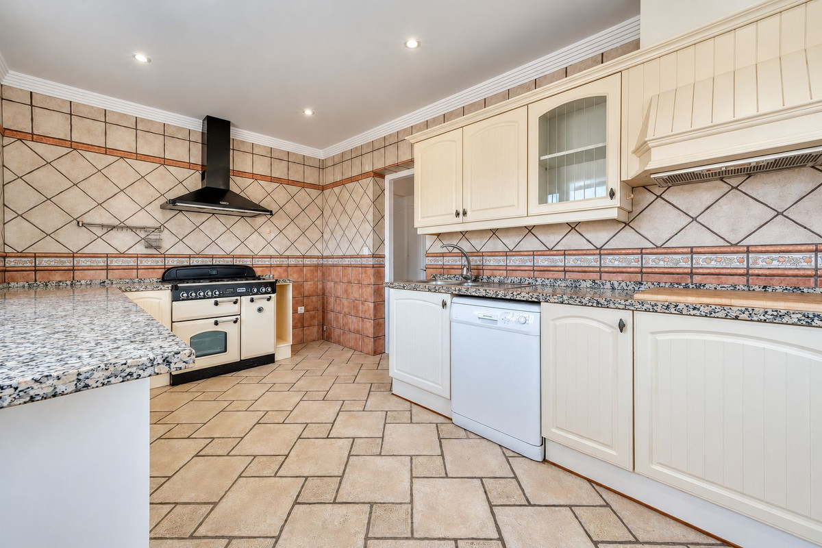 Huis te koop in Manilva | 4 slaapkamers H5517382