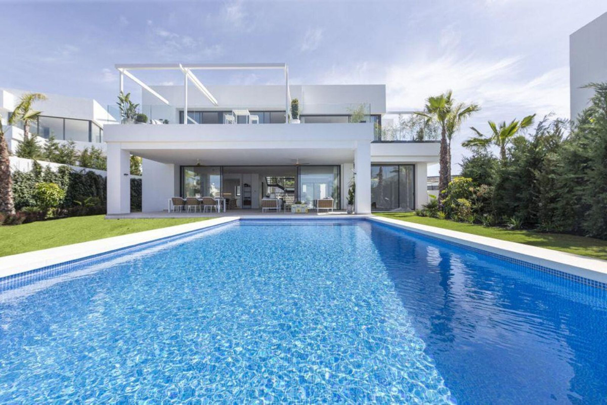 Vrijstaande Villa in Cabopino-2