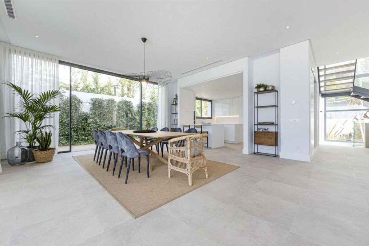 Vrijstaande Villa in Cabopino-25