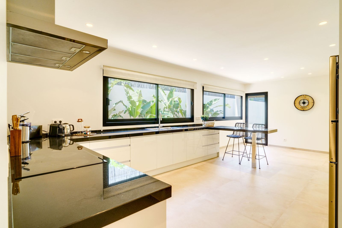 Huis te koop in Marbella | 6 slaapkamers H4659478