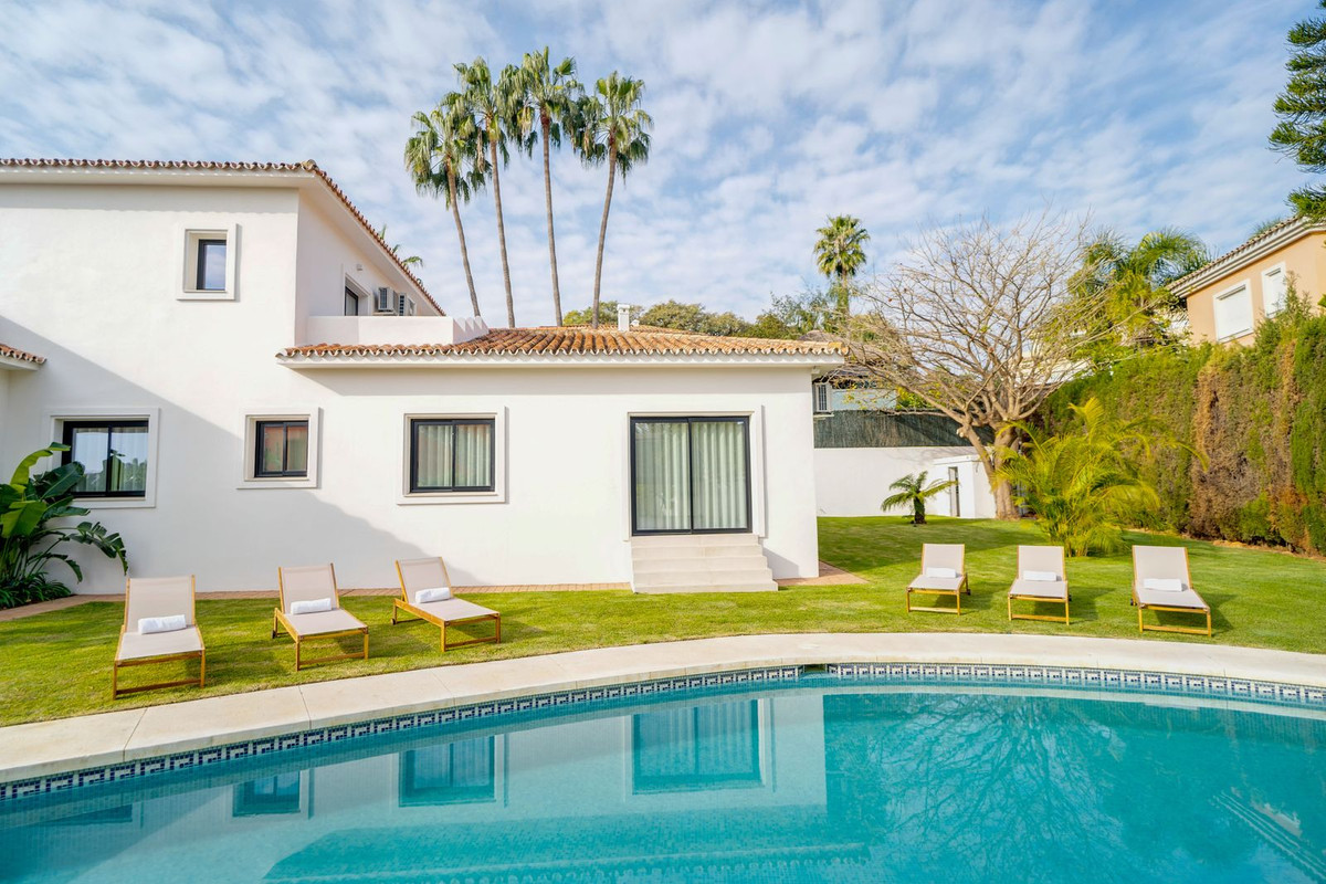Huis te koop in Marbella | 6 slaapkamers H4659478