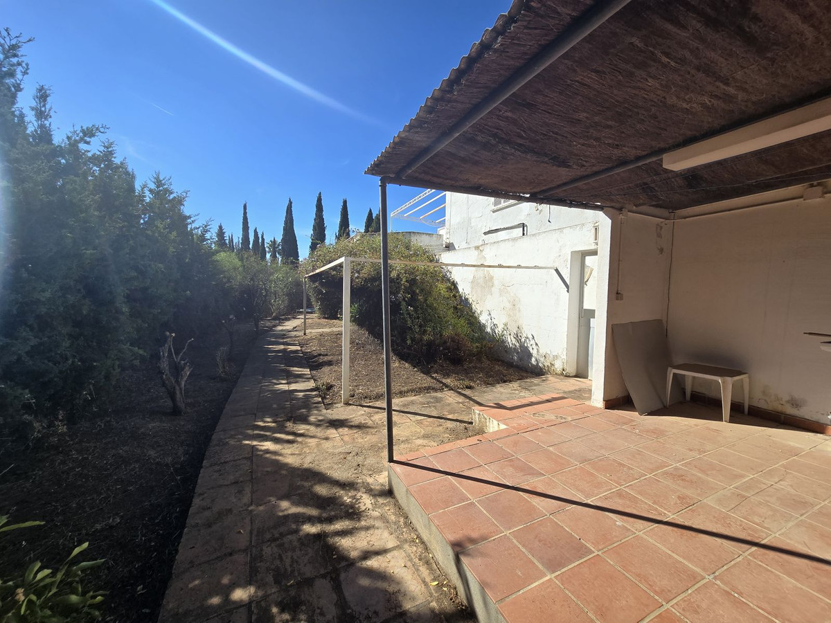 Detached Villa for sale in Marbella | 6 bedrooms H4856941