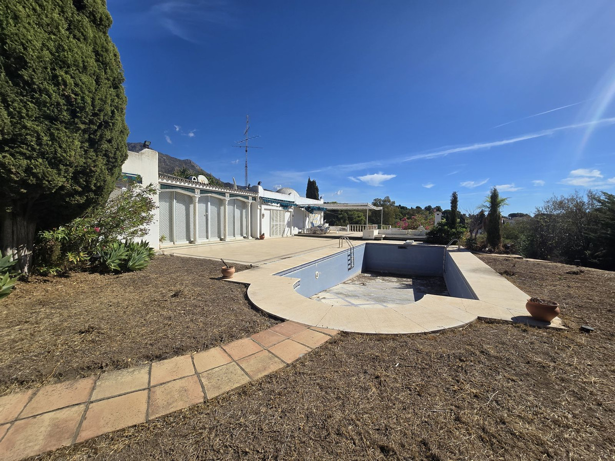 Detached Villa for sale in Marbella | 6 bedrooms H4856941