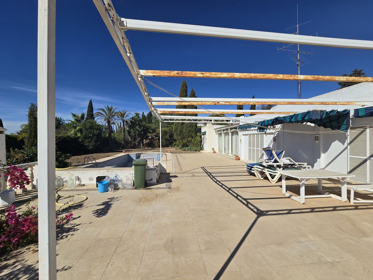 Detached Villa for sale in Marbella | 6 bedrooms H4856941
