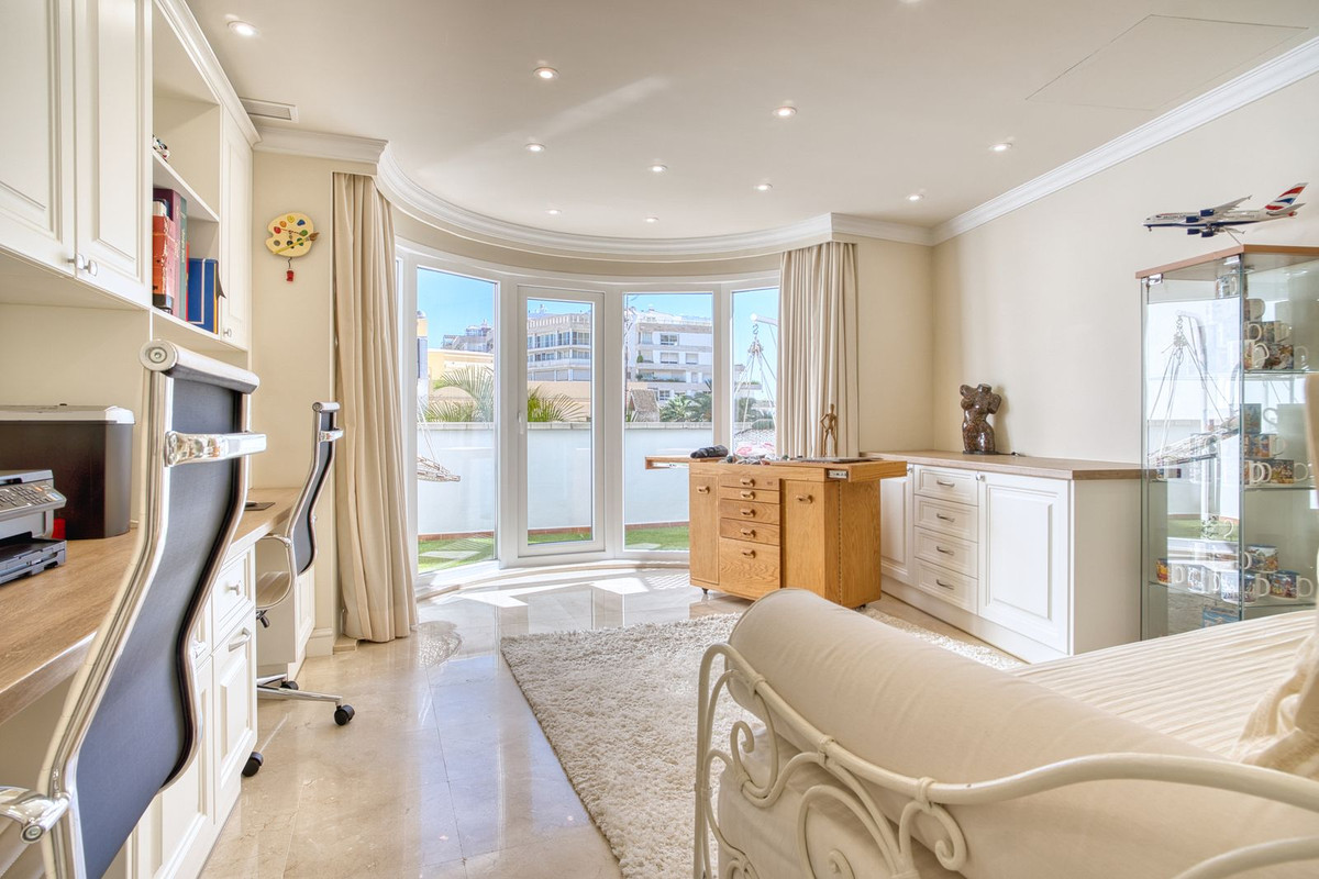 Huis te koop in Marbella | 4 slaapkamers H4981357