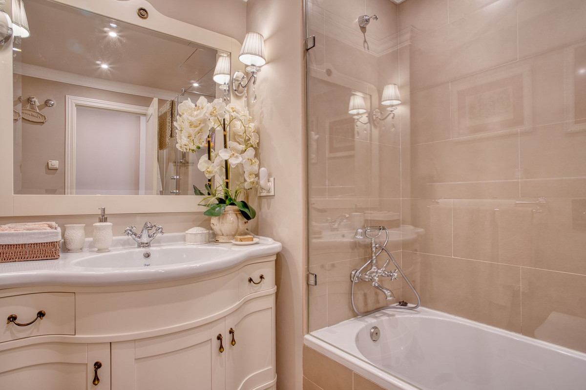 Huis te koop in Marbella | 4 slaapkamers H4981357