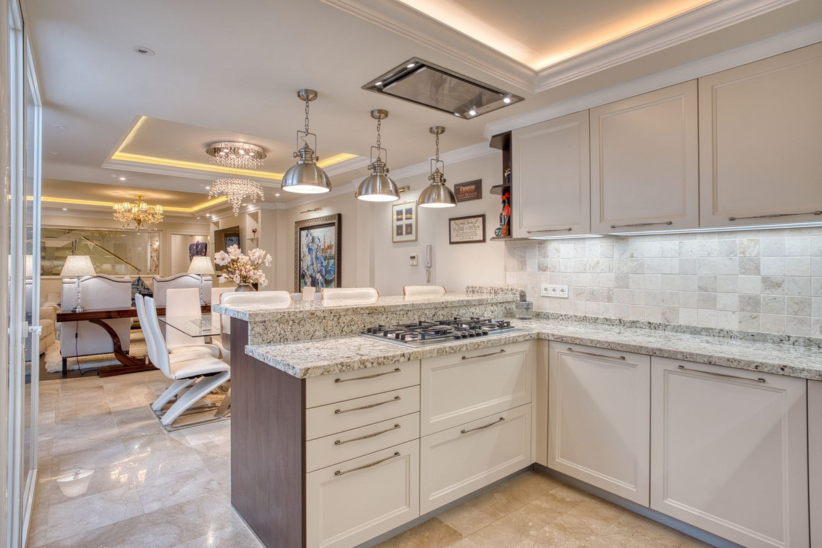 Huis te koop in Marbella | 4 slaapkamers H4981357