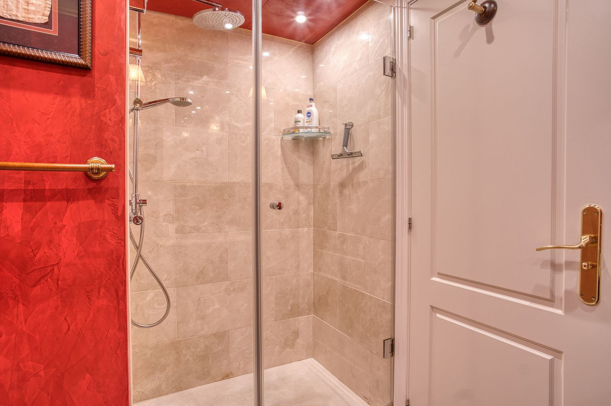 Huis te koop in Marbella | 4 slaapkamers H4981357