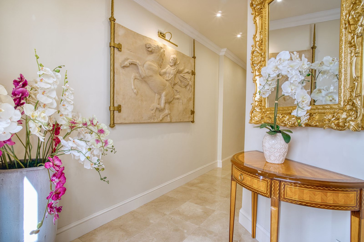 Huis te koop in Marbella | 4 slaapkamers H4981357