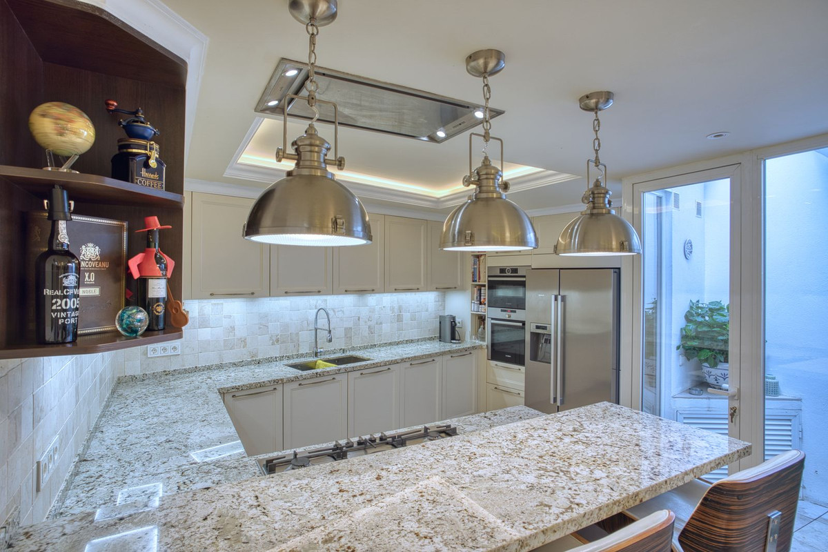 Huis te koop in Marbella | 4 slaapkamers H4981357