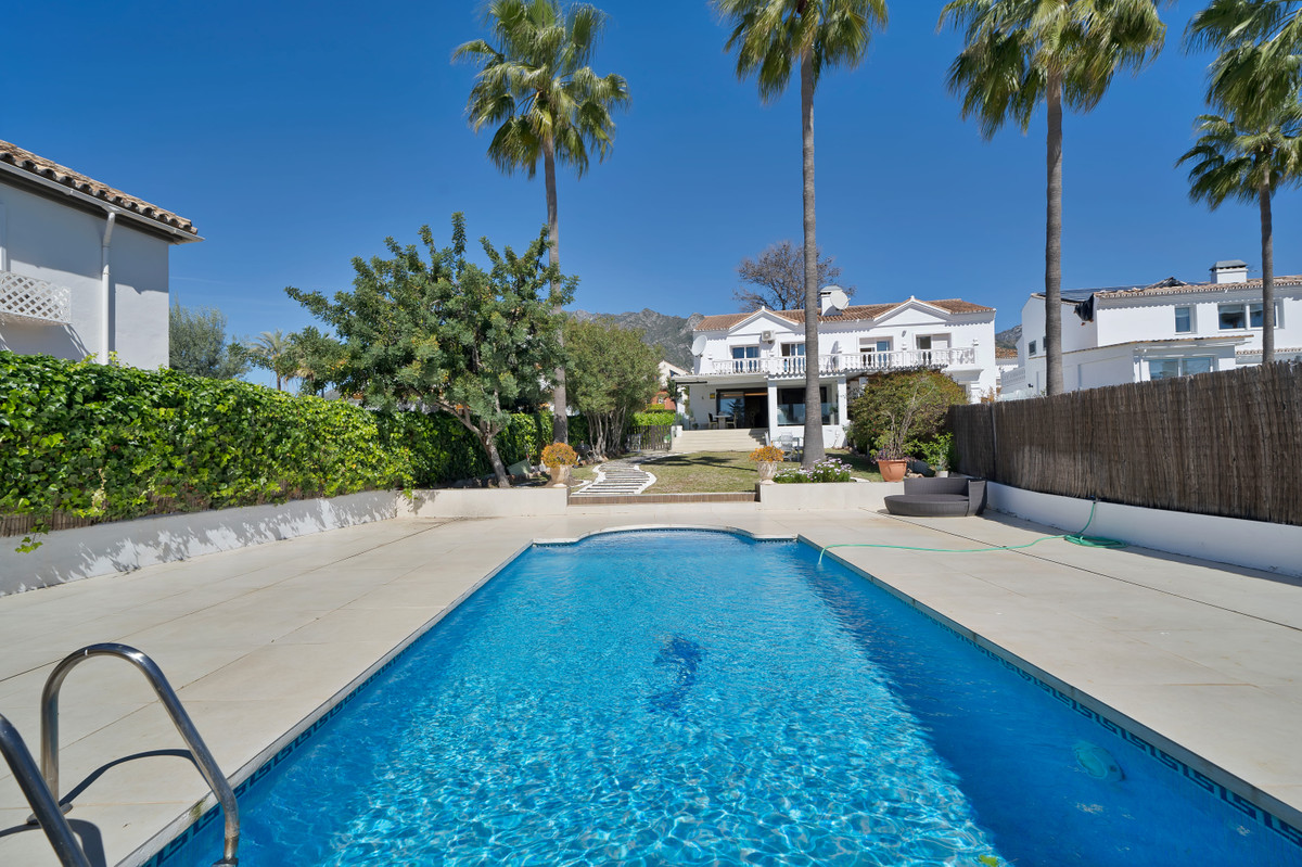 Huis te koop in Marbella | 4 slaapkamers H5018968