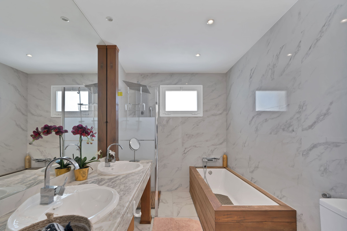 Huis te koop in Marbella | 4 slaapkamers H5018968