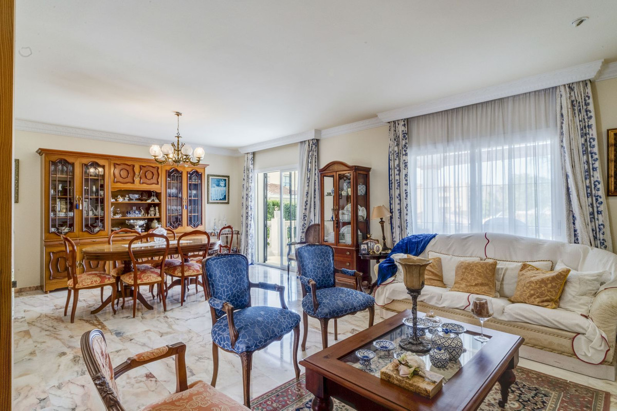 Detached Villa te koop in Marbella | 5 slaapkamers H5058622