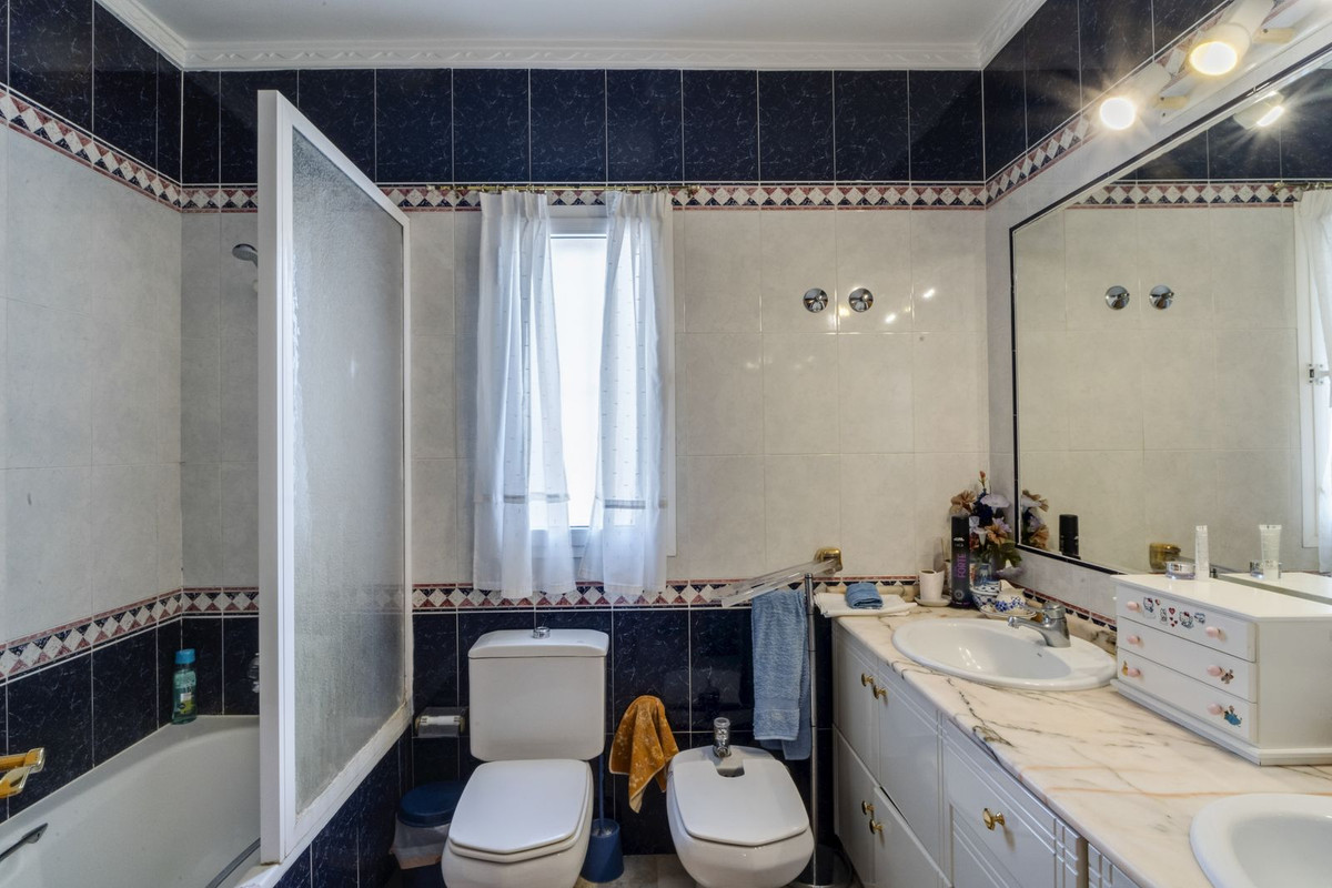 Detached Villa te koop in Marbella | 5 slaapkamers H5058622