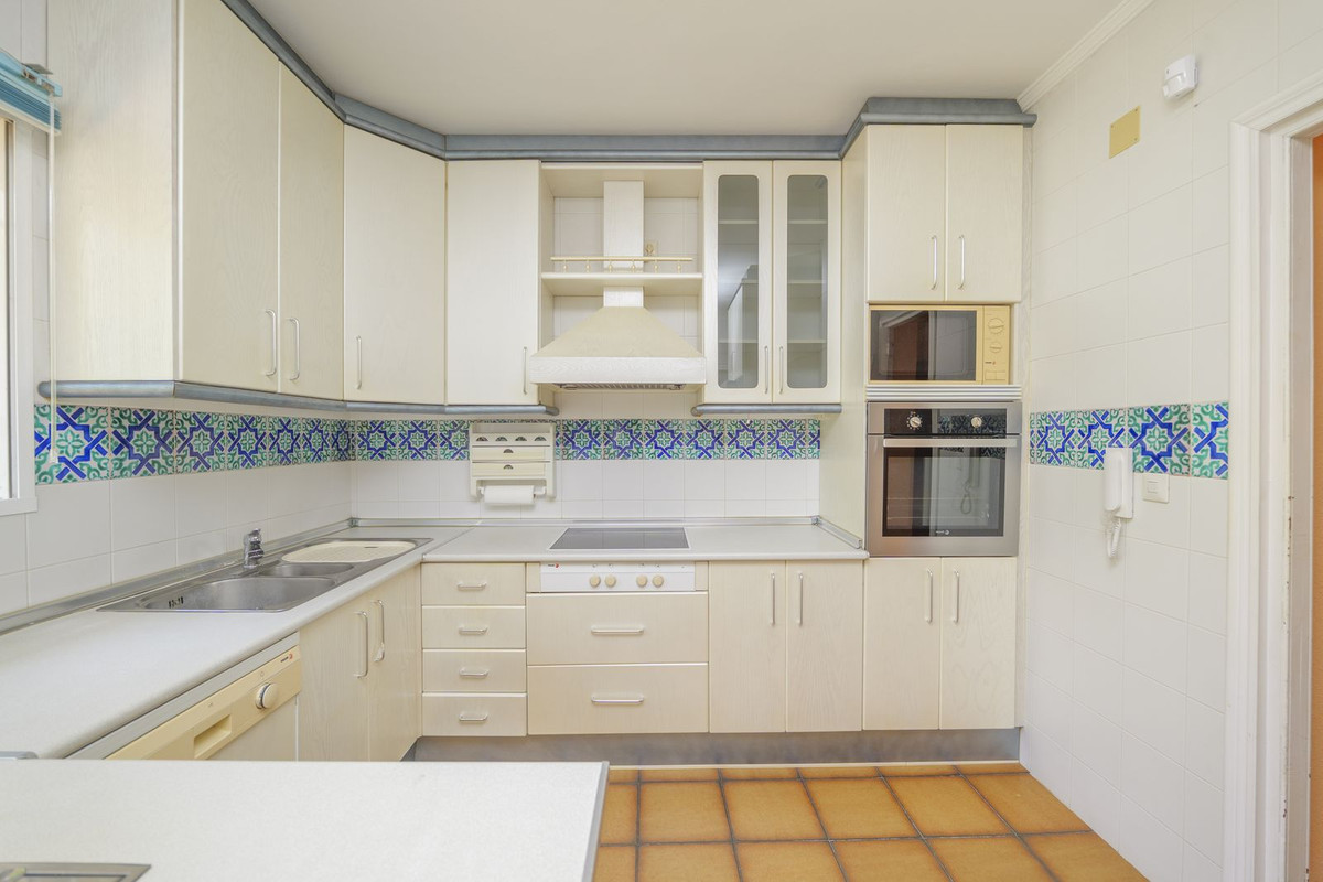 Detached Villa te koop in Marbella | 3 slaapkamers H5064568
