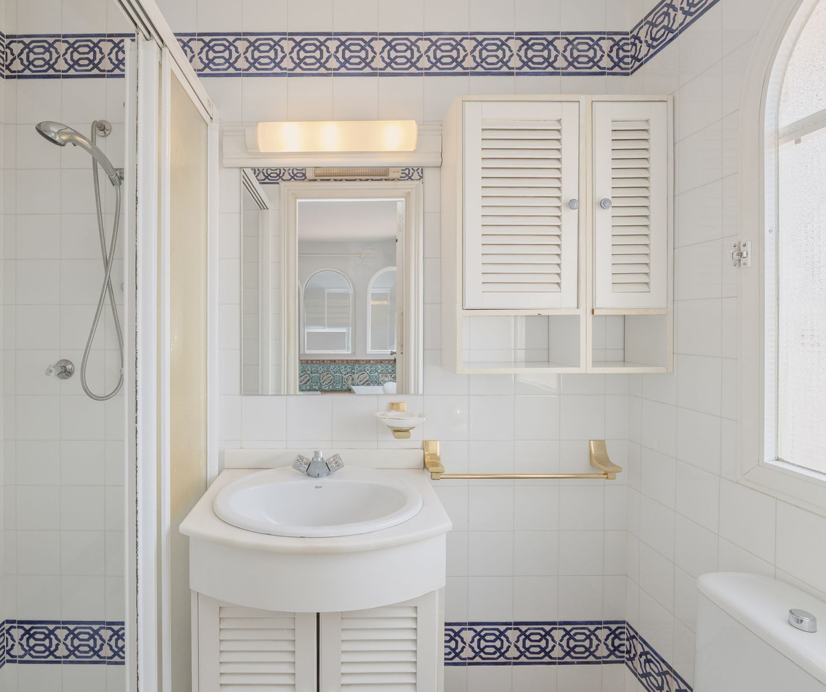 Detached Villa te koop in Marbella | 3 slaapkamers H5064568