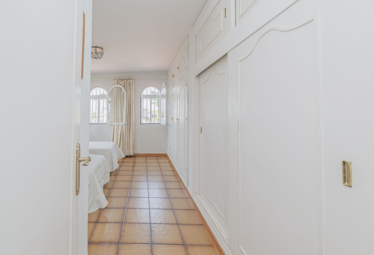 Detached Villa te koop in Marbella | 3 slaapkamers H5064568