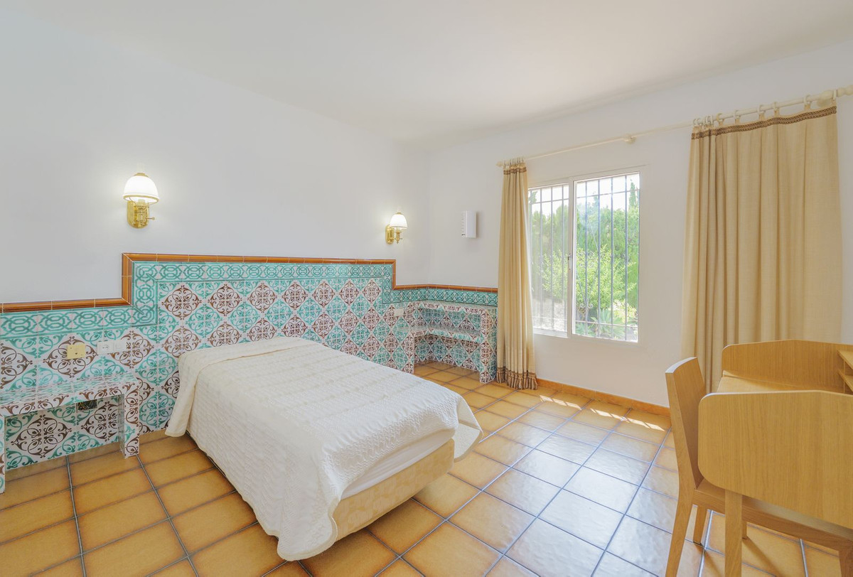 Detached Villa te koop in Marbella | 3 slaapkamers H5064568