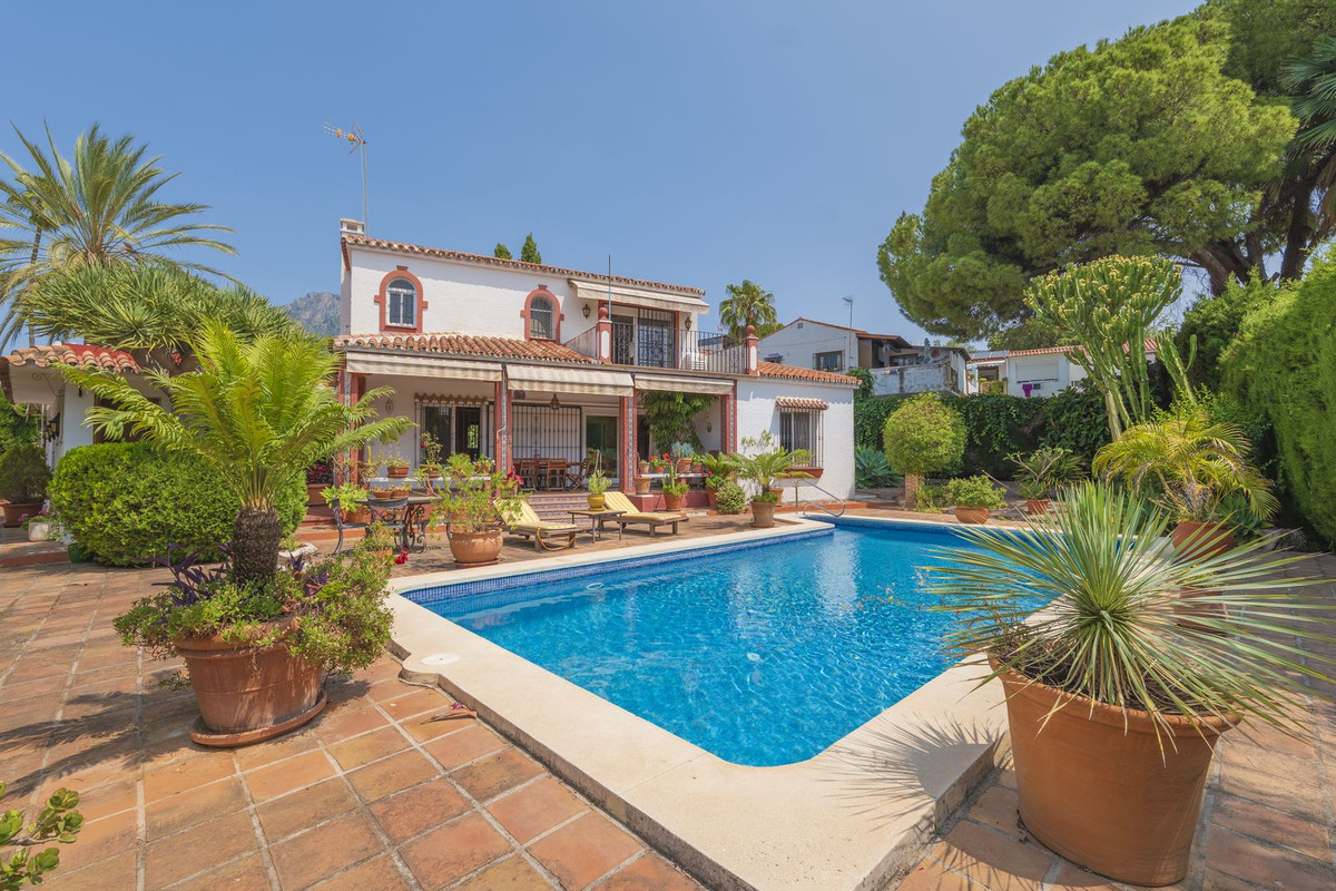 Detached Villa te koop in Marbella | 3 slaapkamers H5064568