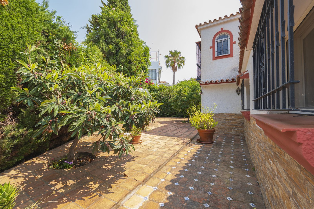 Detached Villa te koop in Marbella | 3 slaapkamers H5064568