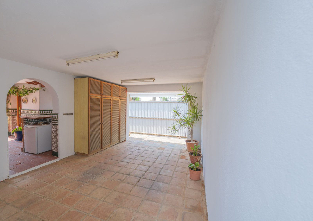 Detached Villa te koop in Marbella | 3 slaapkamers H5064568