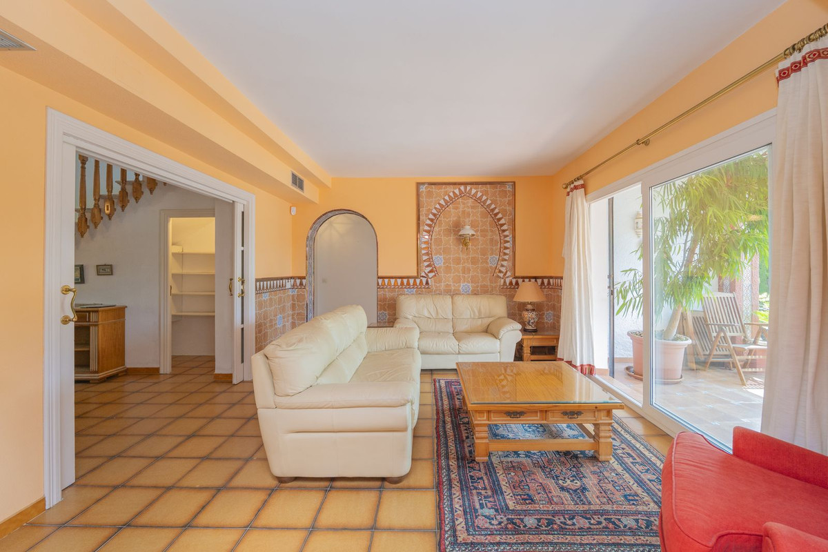 Detached Villa te koop in Marbella | 3 slaapkamers H5064568