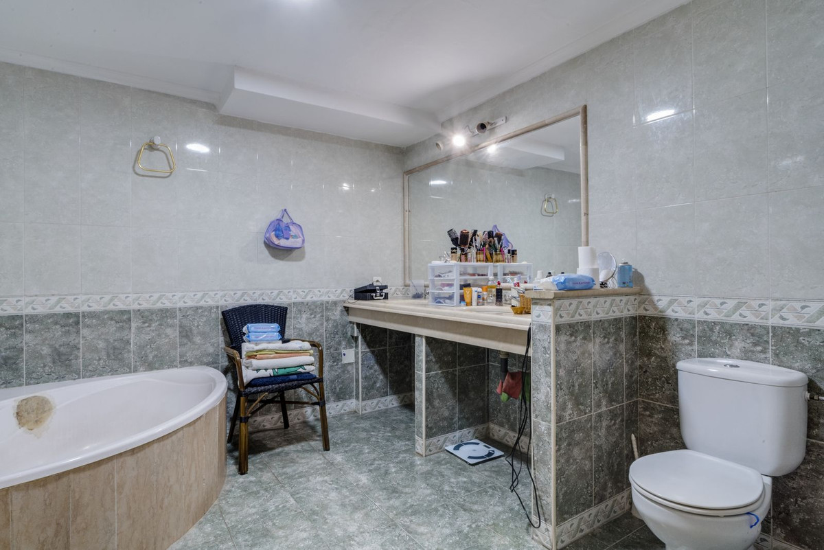 Huis te koop in Marbella | 4 slaapkamers H5071354