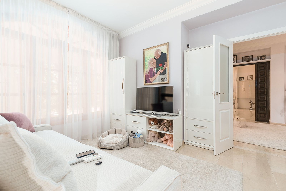 Huis te koop in Marbella | 4 slaapkamers H5072962