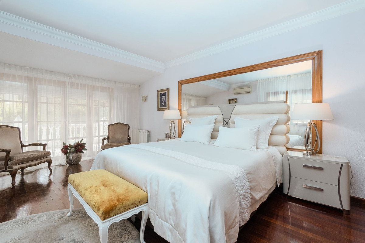 Huis te koop in Marbella | 4 slaapkamers H5072962