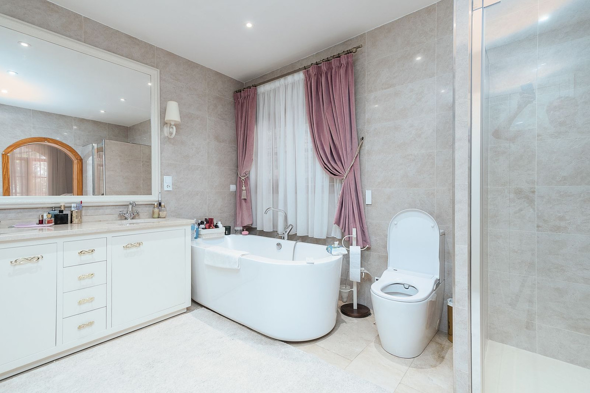 Detached Villa te koop in Marbella | 4 slaapkamers H5073136