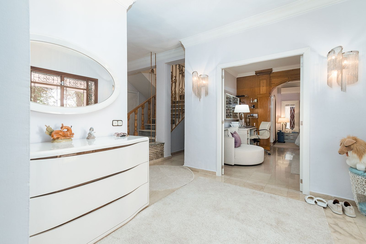 Detached Villa te koop in Marbella | 4 slaapkamers H5073136