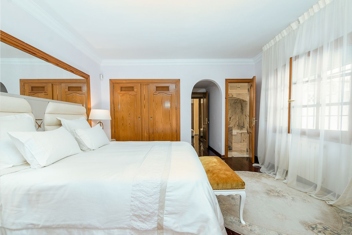 Detached Villa te koop in Marbella | 4 slaapkamers H5073136