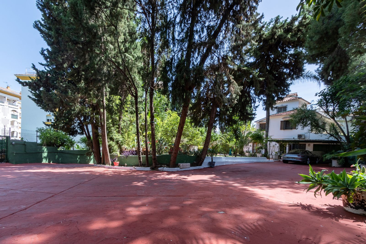 Detached Villa te koop in Marbella | 4 slaapkamers H5073136