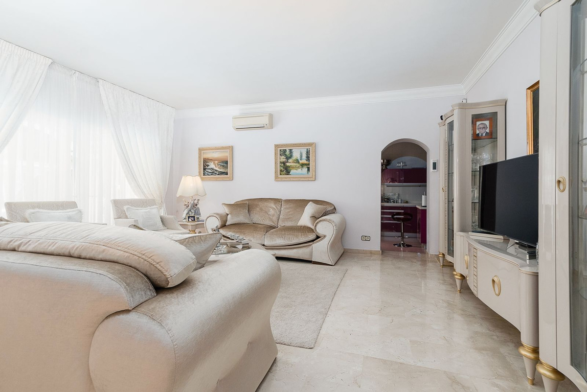 Detached Villa te koop in Marbella | 4 slaapkamers H5073136