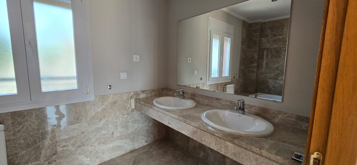 Huis te koop in Marbella | 5 slaapkamers H5075440